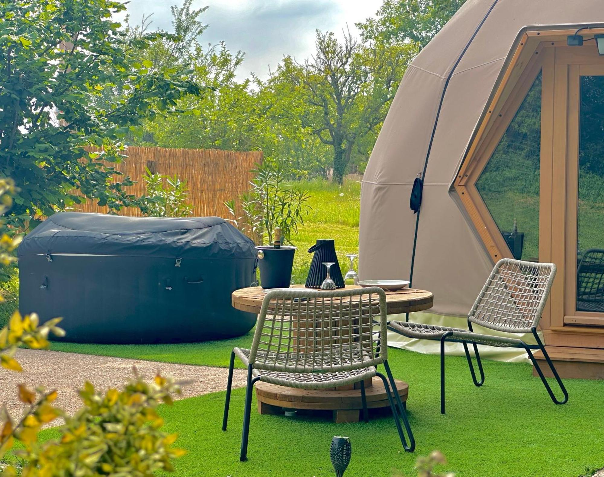 Dome Pathome Catonvielle Екстериор снимка