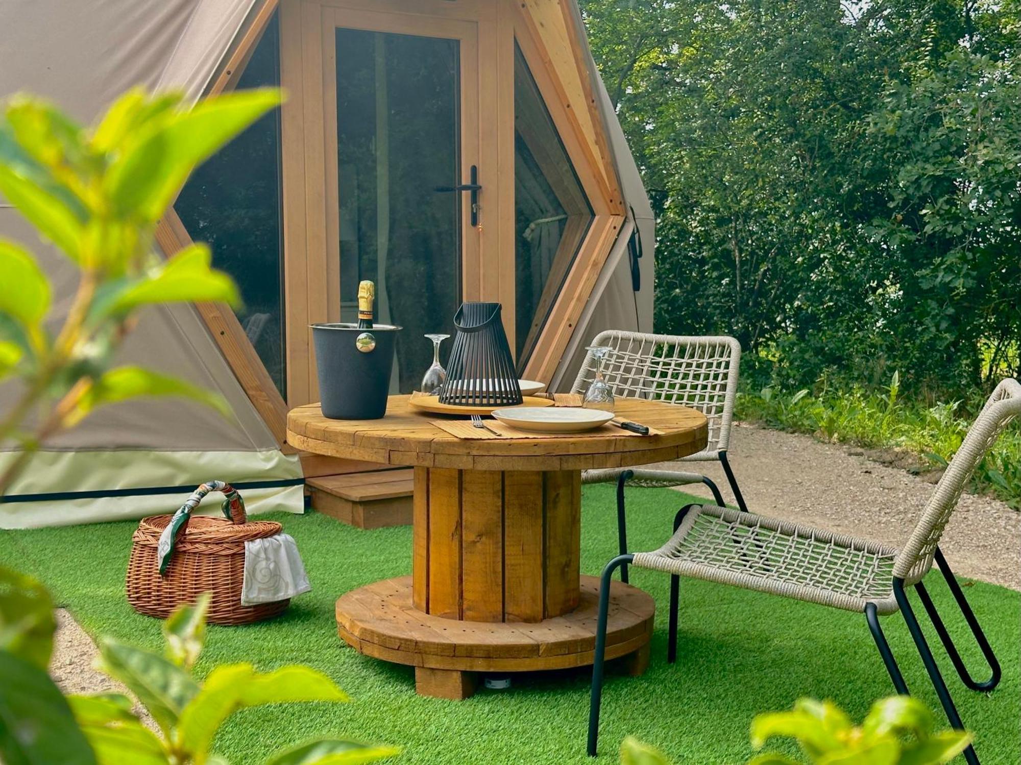 Dome Pathome Catonvielle Екстериор снимка