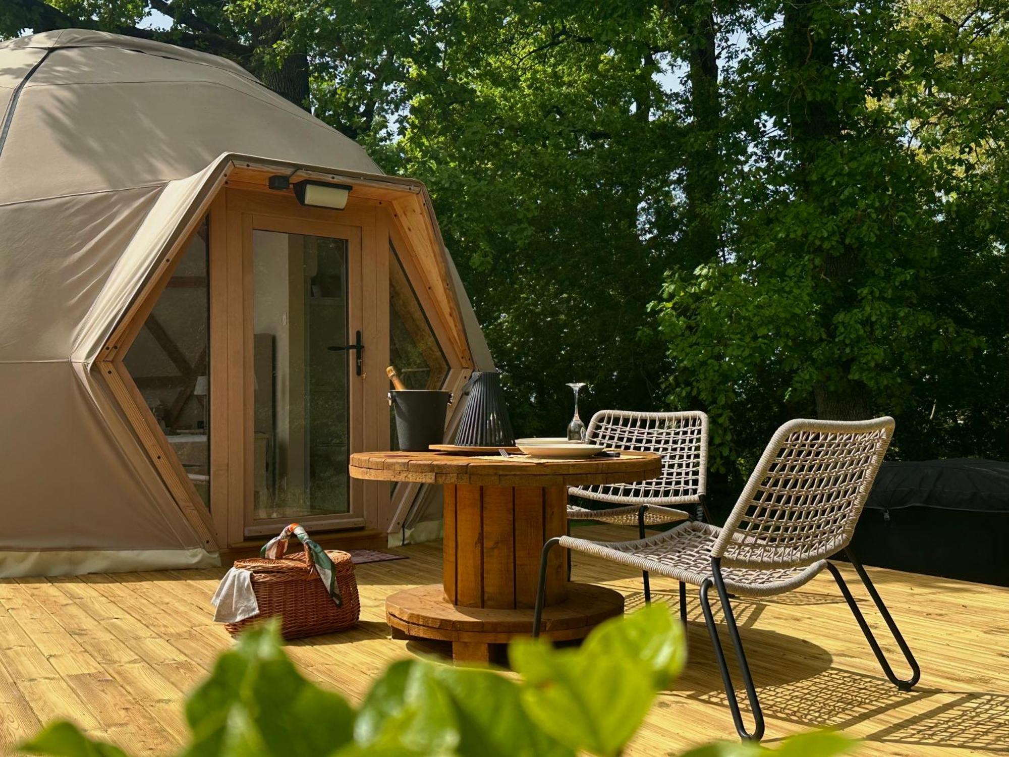 Dome Pathome Catonvielle Екстериор снимка